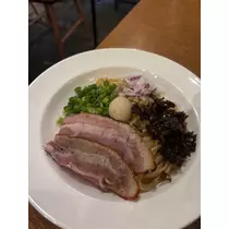 紬 ひい