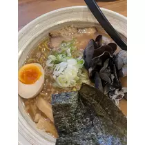 黒輝 りさ