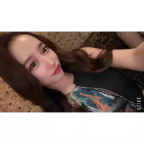 由依