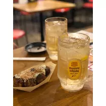華