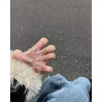 金鑚 明奈