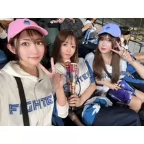 朔間 まりな
