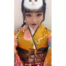 きぃ