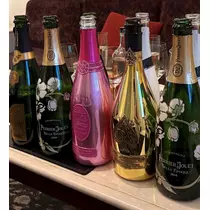 三鷹 真綺