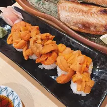愛羽 仁美