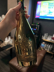 🥂
