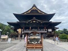 善光寺観光は朝イチ派