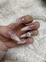 そろそろ💅変えようかなぁ🥺