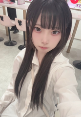 今日からまたメイド服^..^♩
