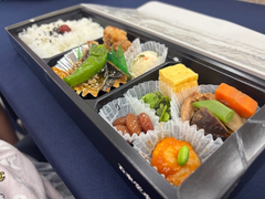 お昼はお弁当🍱