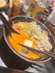 記憶がなくて絶対悪いことしてるって毎回ヒヤヒヤしながら仕事向かう🥲🥲酔っ払ってたから大目に見てええ😘