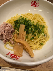 いえい