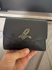 👛
