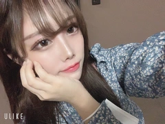 手がムチムチ