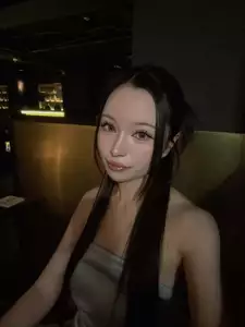 れい|新宿区 歌舞伎町のキャバクラ|VXY(ヴィクシー)