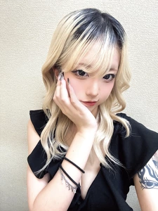 ゆう|長崎市 銅座町のキャバクラ|QUEEN(クイーン)