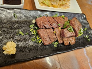 ゆり|福岡市 博多区中州のスナック|HALEMOANA(ハレモアナ)