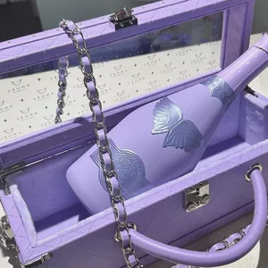 あきな|甲府市 中央のガールズバー|CLOVER(クローバー)