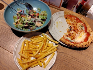 夏川 ふうか|文京区 湯島のガールズバー|BUNNY LOUNGE B4 上野(バニーラウンジ ビーフォーウエノ)
