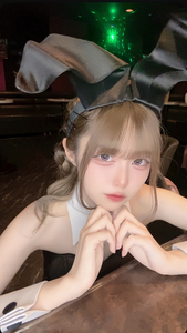 すみれ|長崎市 本石灰町のガールズバー|Party Bunny(パーティーバニー)