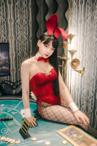 七海 はるか|文京区 湯島のガールズバー|BUNNY LOUNGE B4 上野(バニーラウンジ ビーフォーウエノ)