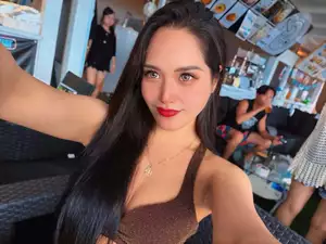 杏奈|横浜市 中区福富町のキャバクラ|ROYAL(ロイヤル)