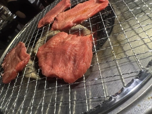 しおん|新宿区 歌舞伎町のラウンジ|:(コロン)