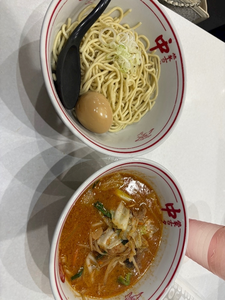 りあ|小田原市 栄町のガールズバー|& Co.(アンドコー)