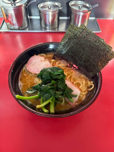 りせ|横浜市 中区長者町のキャバクラ|HooL(フール)