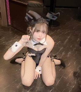 すみれ|長崎市 本石灰町のガールズバー|Party Bunny(パーティーバニー)