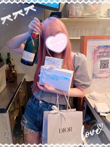 ♡りり♡|港区 新橋のガールズバー|OLEO(オレオ)