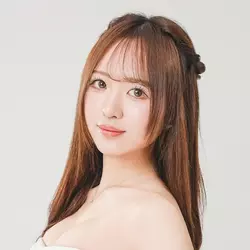 月城 れな