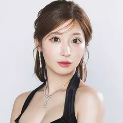 美波 あいか