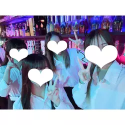 GIRL'S BAR CATIA