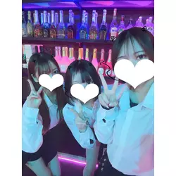 GIRL'S BAR CATIA