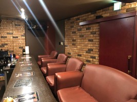 エヌスリー(小山市 駅東通のガールズバー)