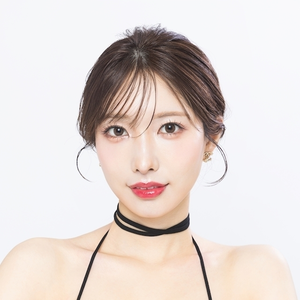 湊 ゆな