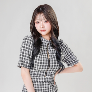 藍凛 ゆな