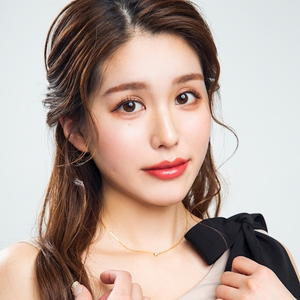 黒輝 りさ