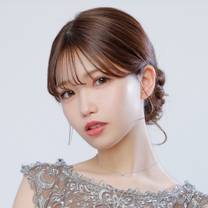 暁美 もえ