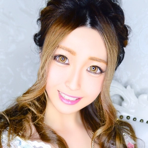 まや  ピアニスト