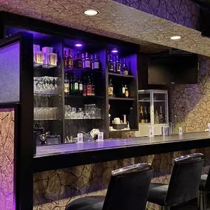 Bar 'herə