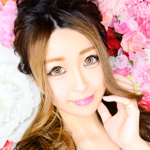 まや  ピアニスト