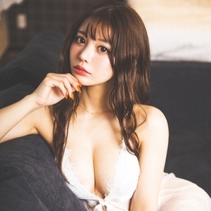 愛月 颯花