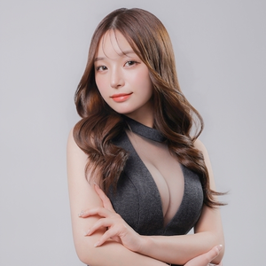 彩葉 ゆうみ