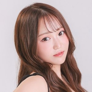 霞 りな