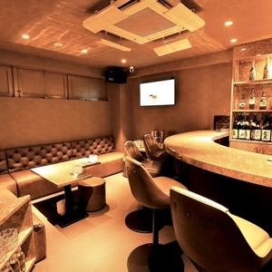 Girl's Bar LUCIA