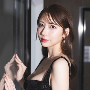皇 ゆりの