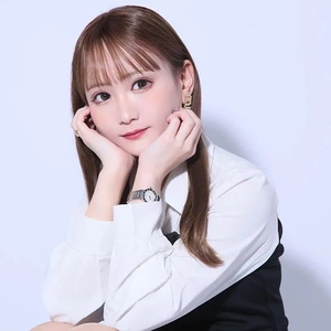 美月梨華