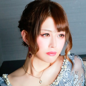 あいな
